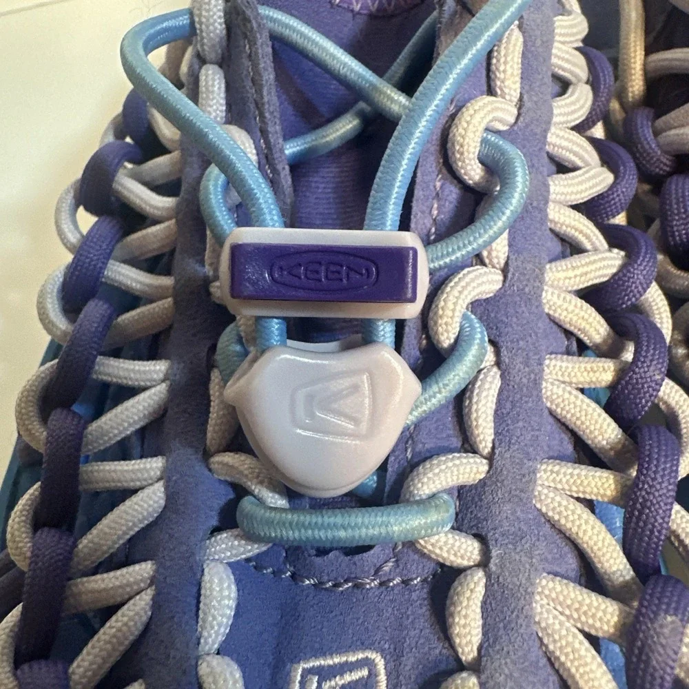 Keen Kids UNNEEK 02 Liberty Azure Blue Bungie Cord Sneakers Youth Size 1 Water
